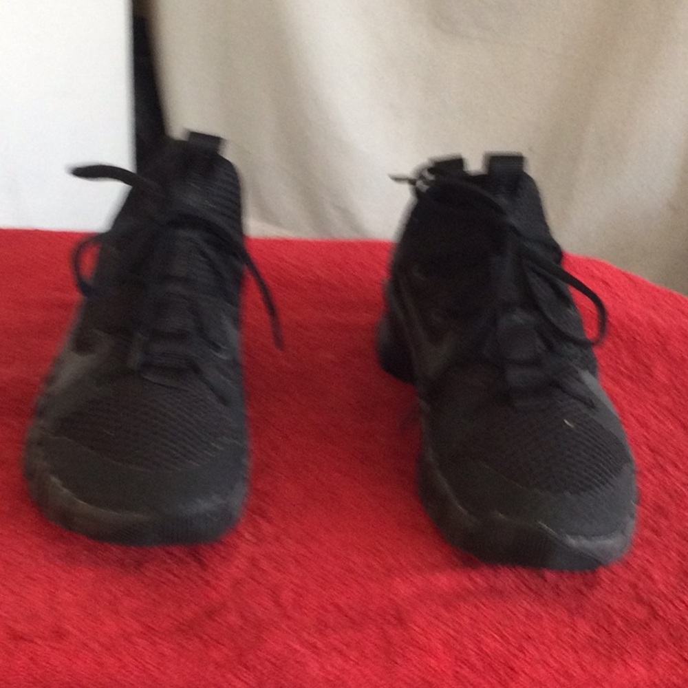 Men's Black Athletic Sneakers - Lightweight Performance